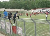 Navijači lomili rebra fudbalerima