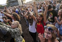 Gardijan: Zašto su mladi Britanci umjesto engleskih festivala izabrali Hrvatsku i Srbiju