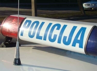 Petorica privedana zbog napada na policiju