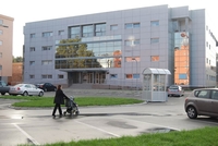 Optuženo šest policajaca za korišćenje lažnih tablica