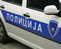 Sjekirom pokušao da ubije sinovca, a potom i da ga zapali