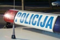 Bihać: Zaklao suprugu, sebe isjekao nožem