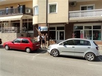 Derventa: Razbojnici opljačkali banku i pucali na policajca