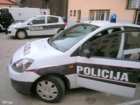 Živinice: Psihički bolesnik uznemiravao vjernike, preminuo u policijskom automobilu