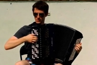 Kako Daft punk zvuči na harmonici? 