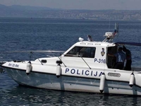 Prevrnuo se brodić sa petoro djece, jedna osoba poginula