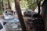 Djeca pale automobile po Mostaru