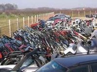 Na otpadu “Agić” pronađeni dijelovi ukradenih skupocjenih automobila, vlasnik uhapšen