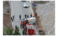 Prevrnuo se kombi pun novca