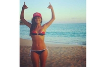 Kako se prelijepa Nikol zabavlja na plaži FOTO
