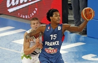 Francuska u polufinalu, Slovenija na Srbiju