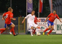 Radnik drži priključak