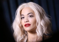 Rita Ora kolabirala na snimanju
