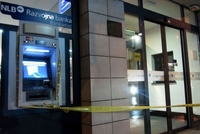 Banjaluka: Razbojnici iz NLB Razvojne banke odnijeli oko 5.000 KM