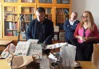 Nele Karajlić darovao 200 knjiga dobojskoj biblioteci