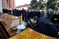 Грађани одају пошту Ивановићу на Новом гробљу