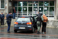  Nahuškao psa i pucao na mladiće
