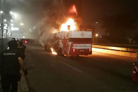Zapalio se autobus fudbalera “Crvene zvezde” VIDEO