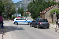 Djecu držao kao taoce prijeteći bombom