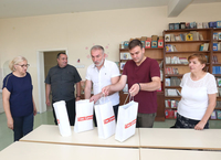 “Глас Српске” обрадовао ђаке бањалучке ОШ “Свети Сава”: Сликовнице обогатиле школску библиотеку