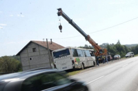 Krv i dijelovi autobusa na sve strane