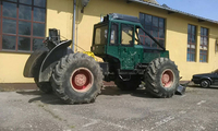  Pregazio ga traktor pred sinovim očima