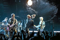  Bono Voks ostao bez glasa usred koncerta u Berlinu VIDEO