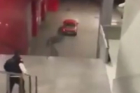 Filmska potjera u Banjaluci, vozilom policiji pobjegao niz stepenice na Tržnici VIDEO