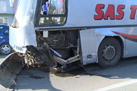 Sudar autobusa i automobila na putu Bijeljina-Ugljevik