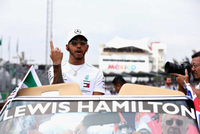 Hamilton kao Fanđo – Britancu peta titula F1