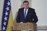 Dodik: Komšić koristi napad na policiju u i smrt mladića za političke ciljeve