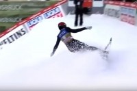 Hit na društvenim mrežama: “Preletio” ogradu skijama