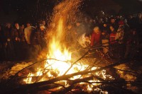 Православни вјерници прослављају Бадњи дан