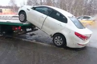    Ovako reaguje Rus kad mu pauk digne auto VIDEO