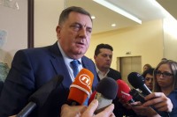 Dodik: Nesigurne prognoze za BiH, učiniću sve da se održi mir