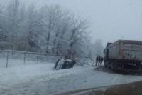 U sudaru automobila i šlepera u Verićima nema povrijeđenih