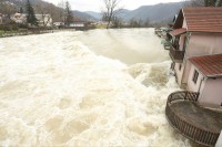 Вода се повлачи, остаје пустош