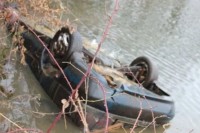 Nakon tri godine rasvijetljena saobraćajka u Gradačcu: Udario dijete pa gurnuo auto u jezero?