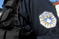 Albanci kamenovali kombi sa Srbima