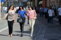 Наредних дана умјерено до претежно облачно
