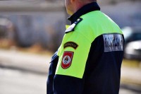 Policajac prisvojio mobilni i novac