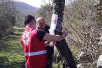 Plakati upozorenja na opasnost od minskih polja na engleskom i arapskom u Hercegovini