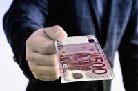  Prevaranti Starcu uz Doboja uzeli 8.000 maraka