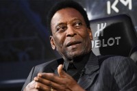  Pele prebačen u bolnicu Parizu