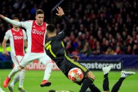Remi u Amsterdamu, Barsa prvi put u istoriji slavila na Old Trafordu