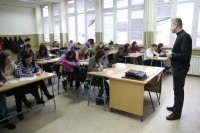 Професори њемачког, математике и физике као игла у пласту сијена