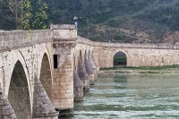 Spriječeno samoubistvo u Višegradu: Htio da skoči u Drinu zbog raspada braka