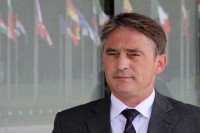 Komšić: Bilo bi dobro da Hrvatska ne povlači dodatne poteze oko imovine BiH