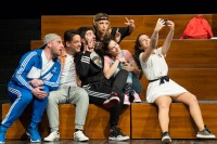  “Zlatna vila”: Kolektivna terapija kroz smijeh i gorčinu