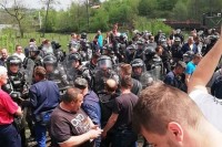 Специјалци склонили рударе са пруге у Бановићима